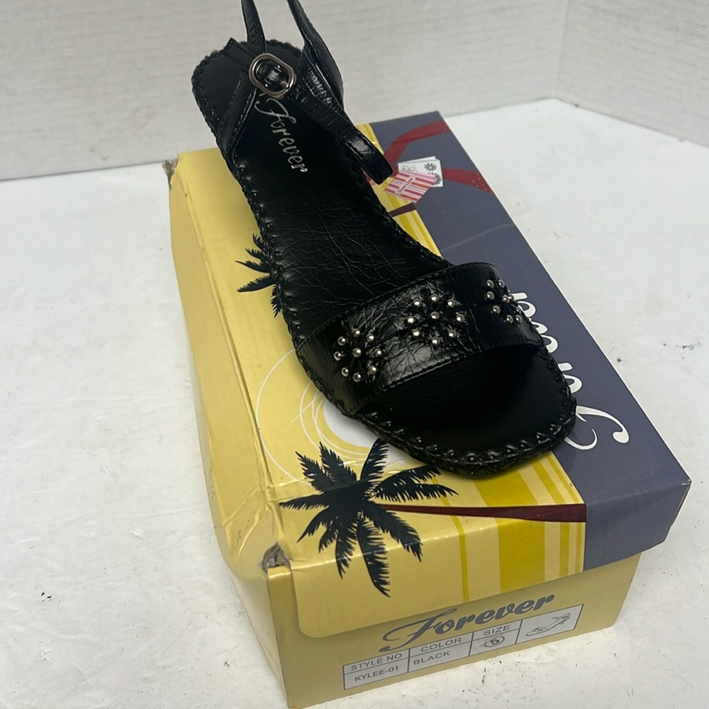 New NIB Forever Kylee-01 Black size 5